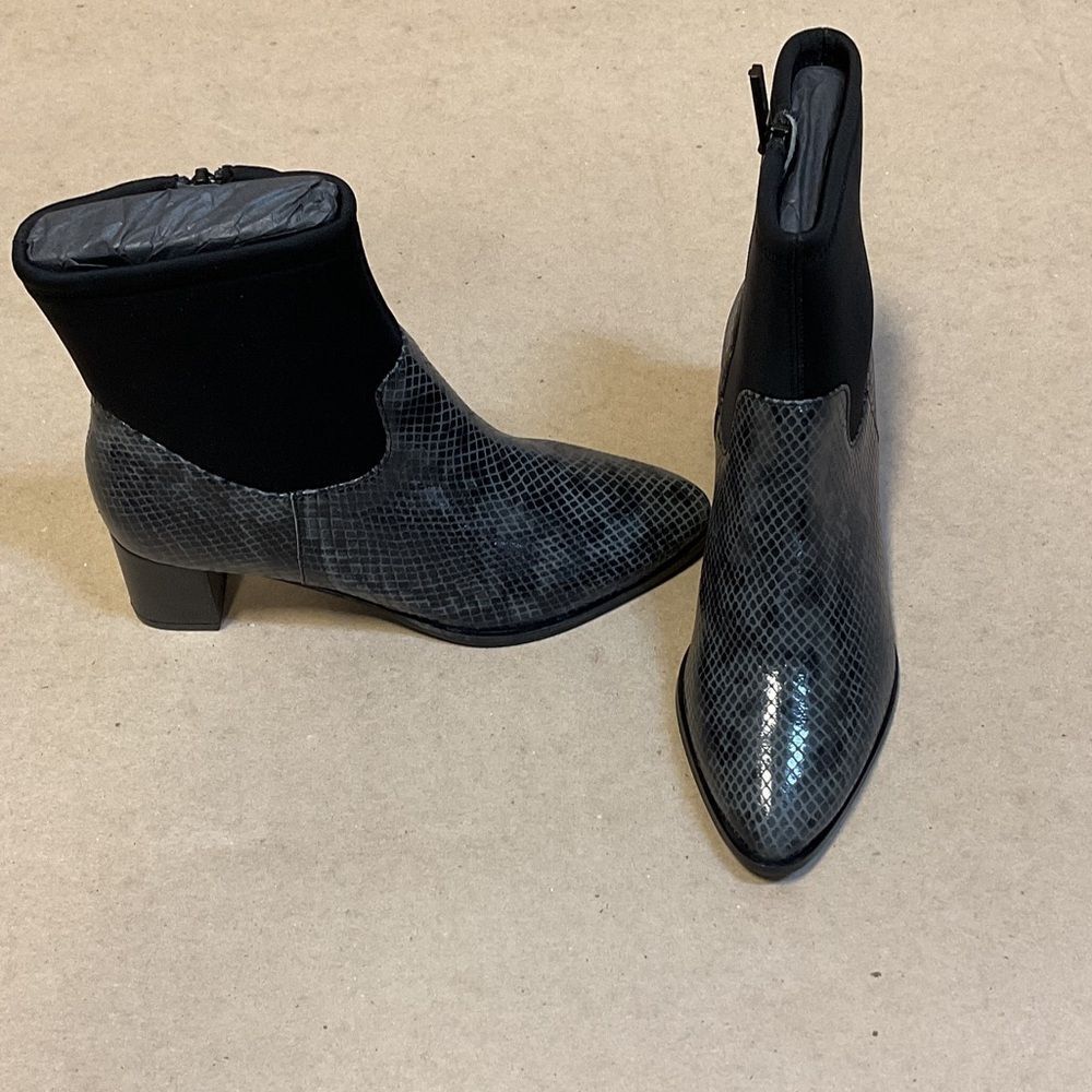 Trotters Black Snakeskin Ankle Booties